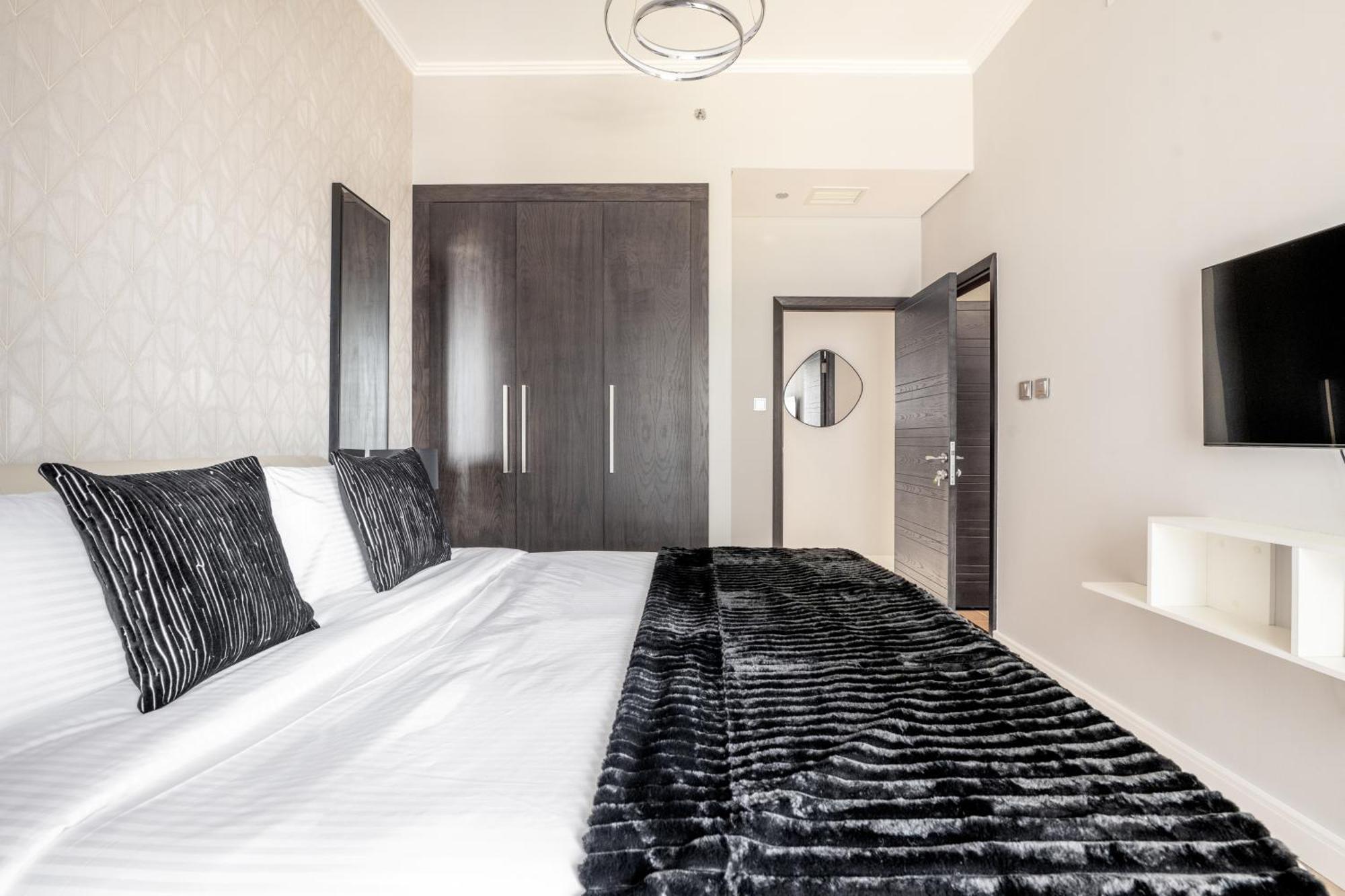 Luxury Iconic Cayan Tower - Free 5 Star Access! Appartement Dubai